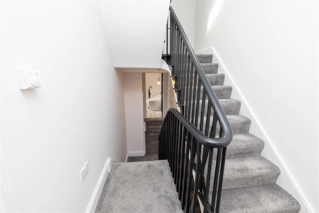 4 bed Terraced