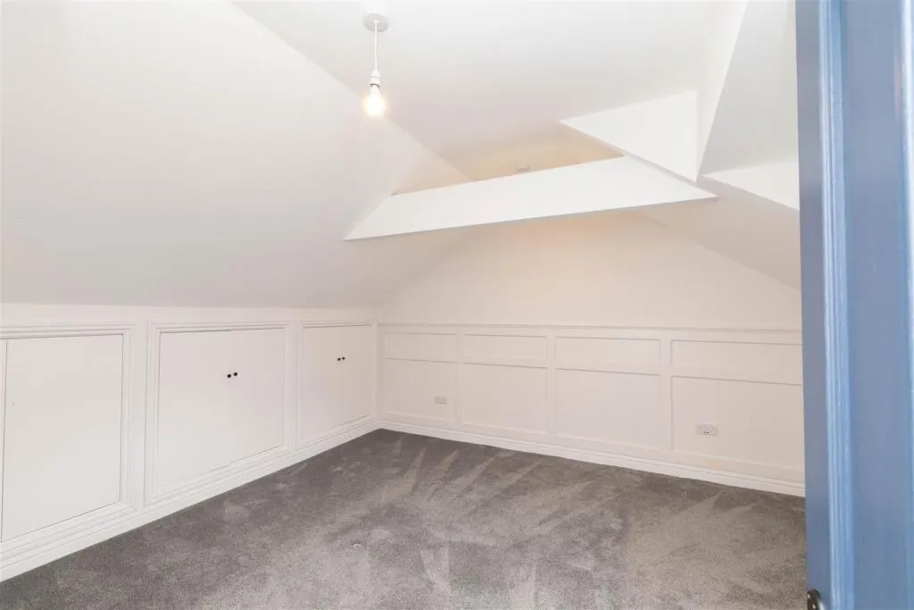 4 bed Terraced