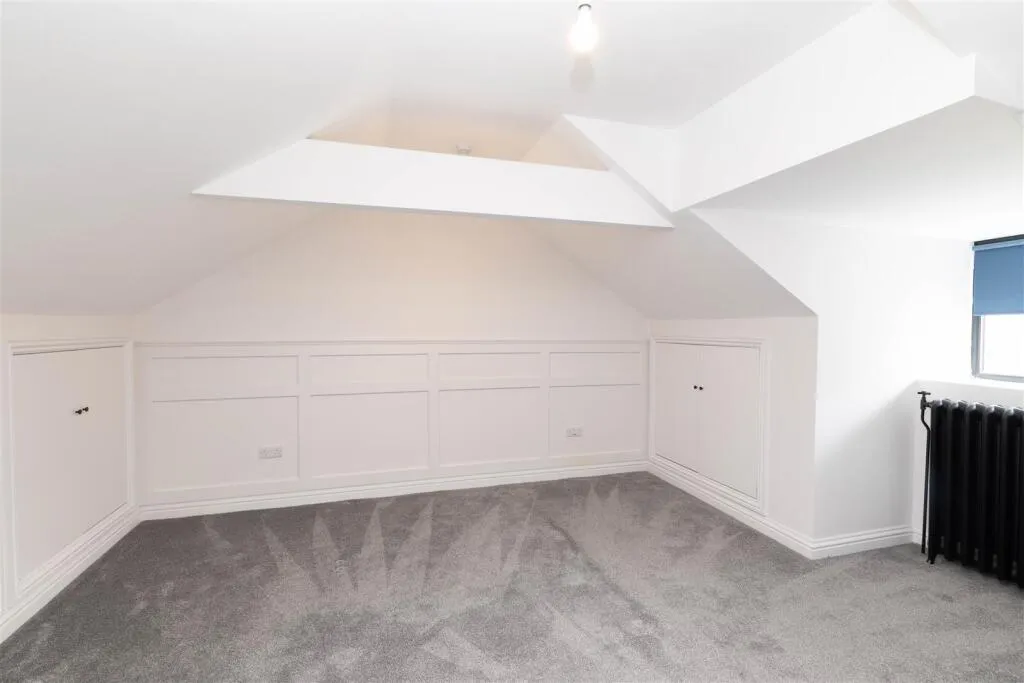4 bed Terraced