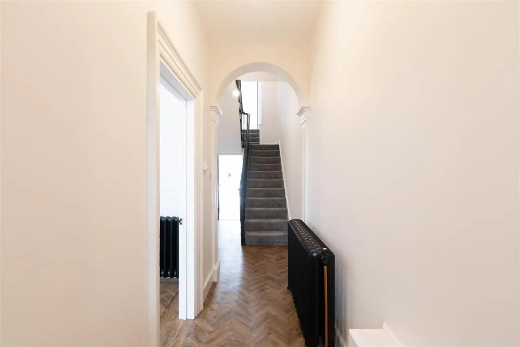 4 bed Terraced