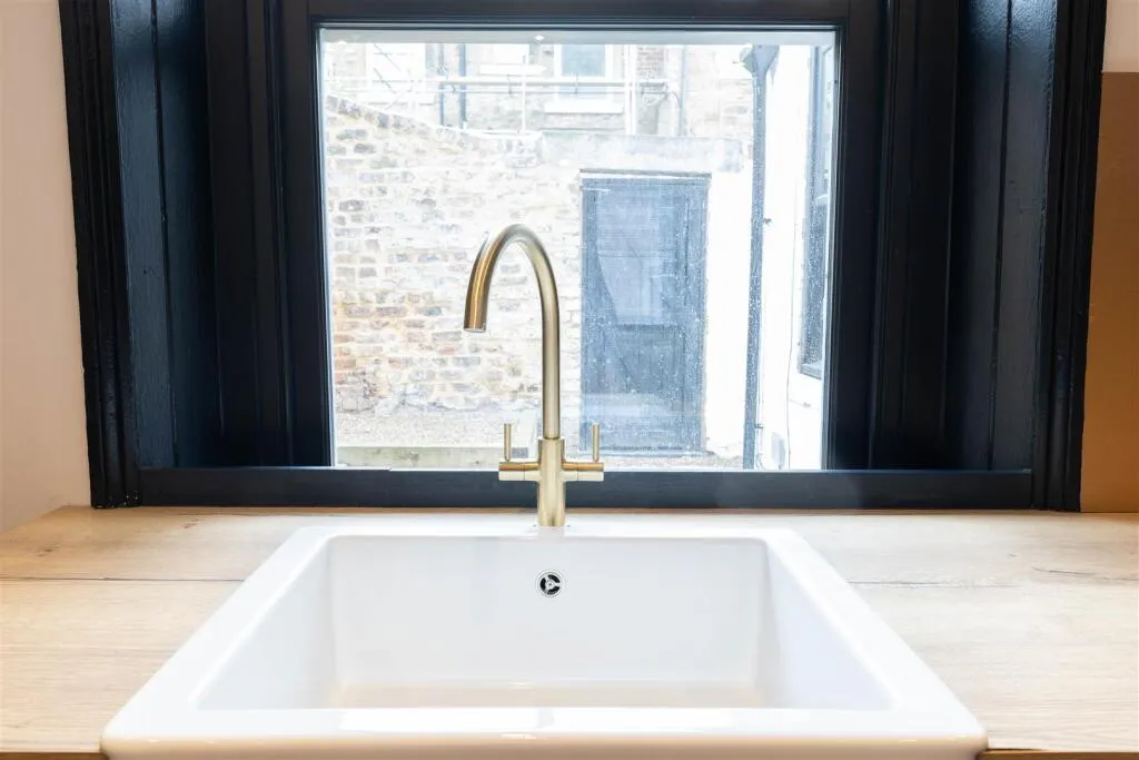 4 bed Terraced