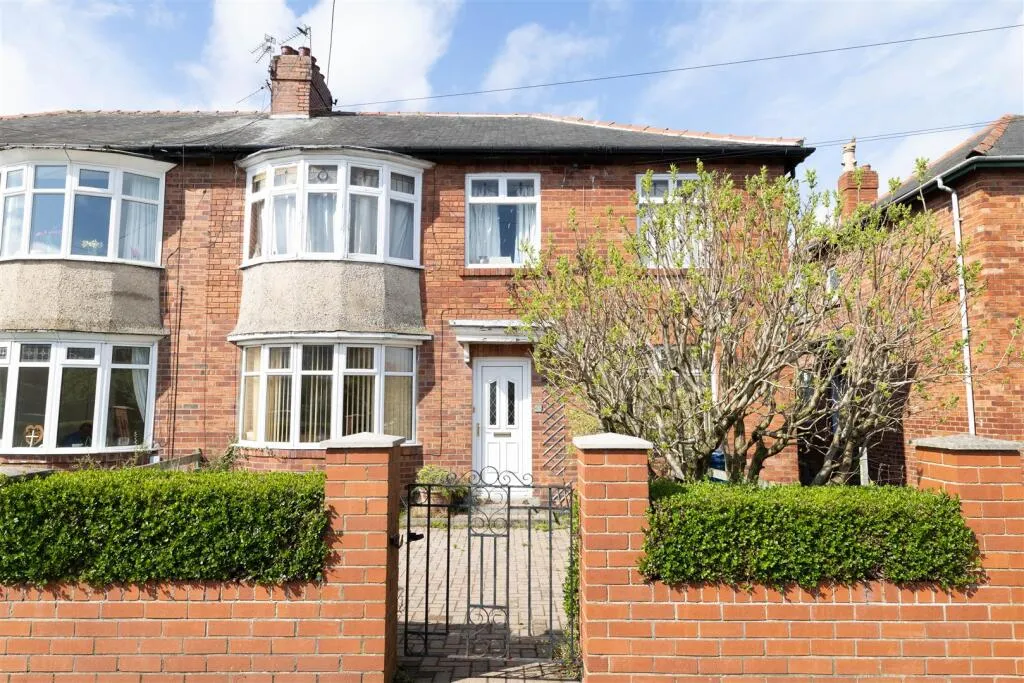 2 bed Ground Flat
