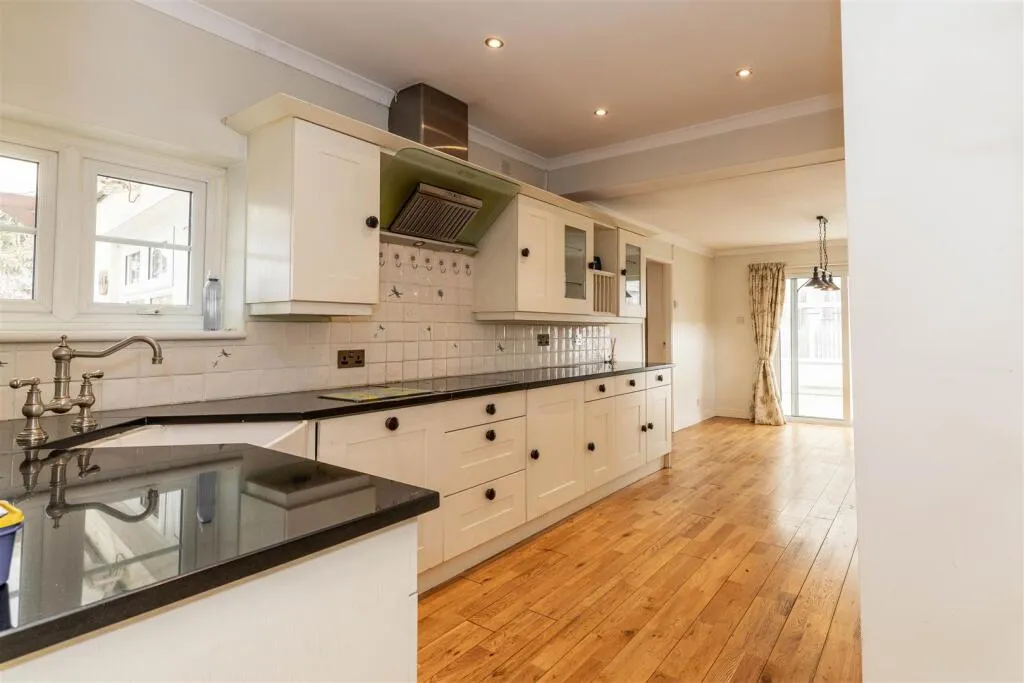 3 bed Semi-Detached Bungalow