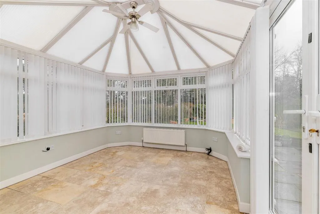 3 bed Semi-Detached Bungalow
