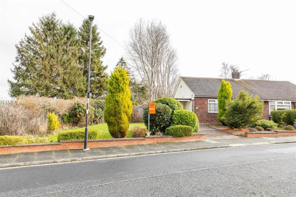 3 bed Semi-Detached Bungalow