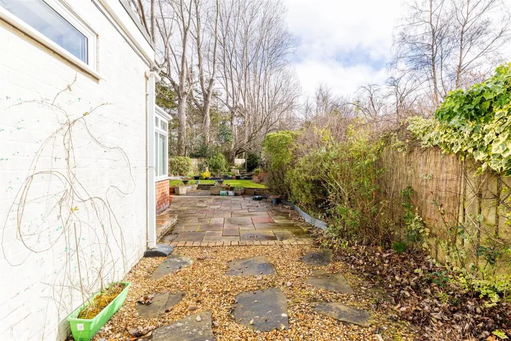 3 bed Semi-Detached Bungalow