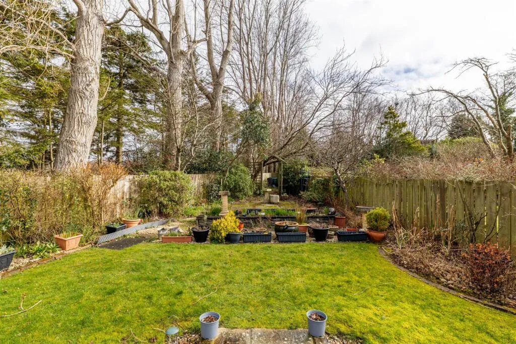 3 bed Semi-Detached Bungalow