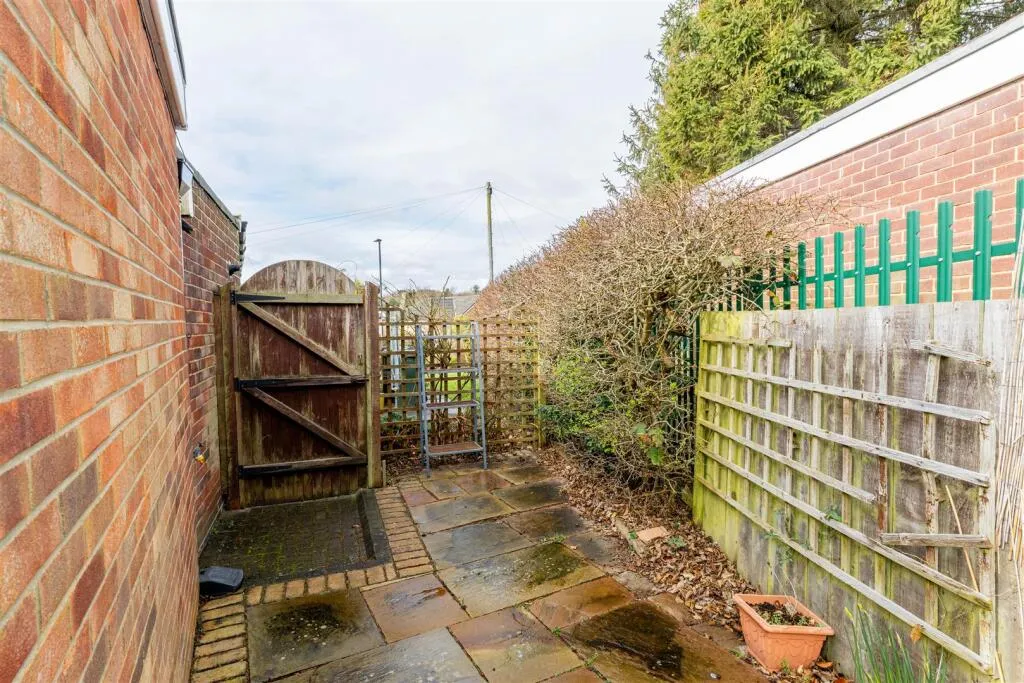 3 bed Semi-Detached Bungalow