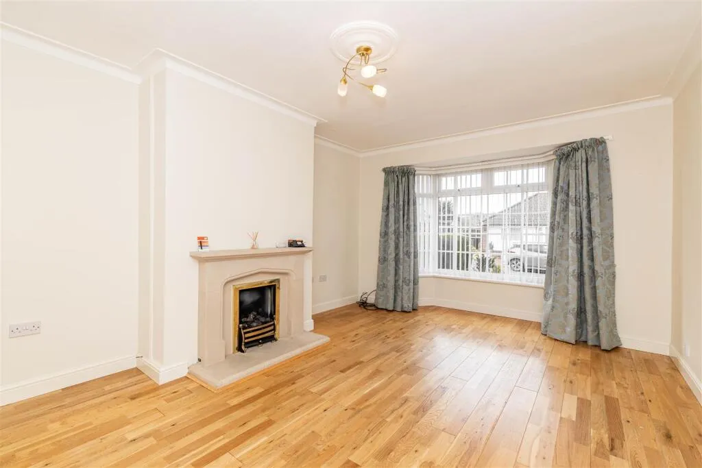 3 bed Semi-Detached Bungalow