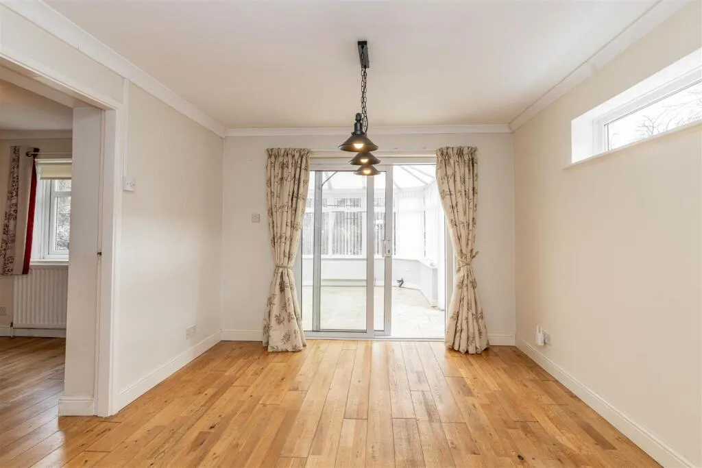 3 bed Semi-Detached Bungalow