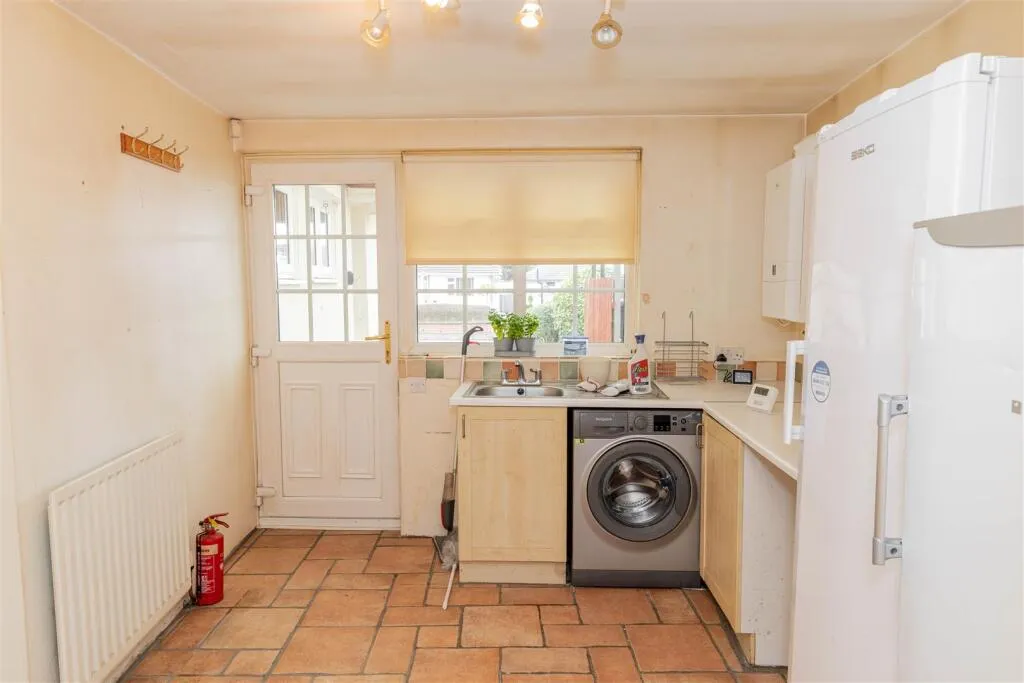 3 bed Semi-Detached Bungalow