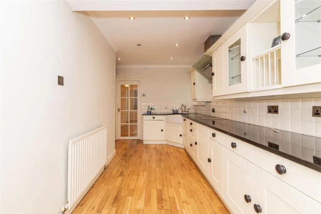 3 bed Semi-Detached Bungalow
