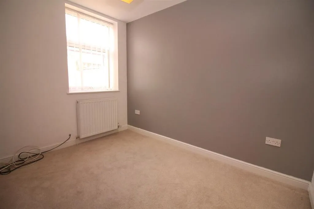 2 bed Ground Flat