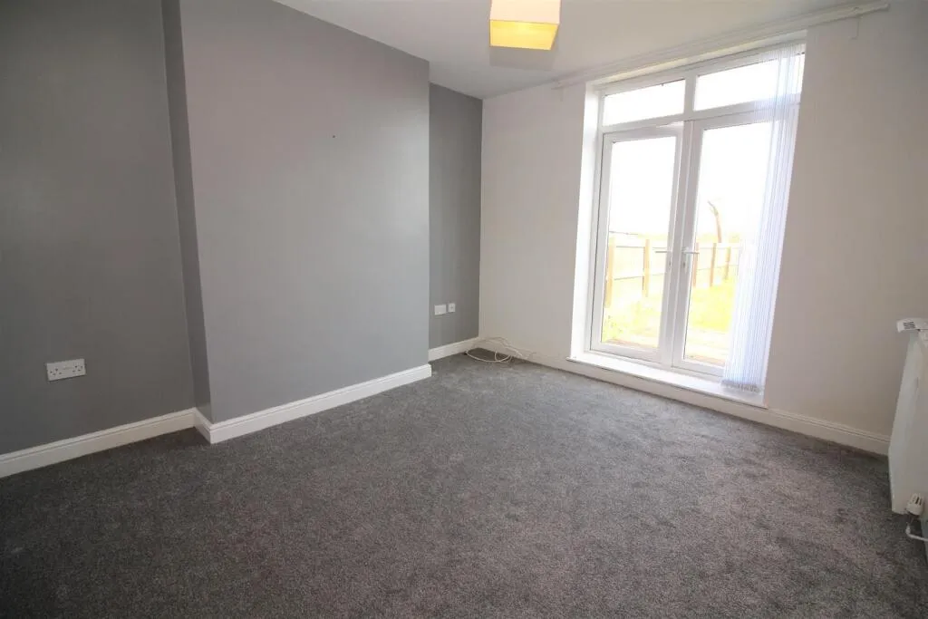 2 bed Ground Flat