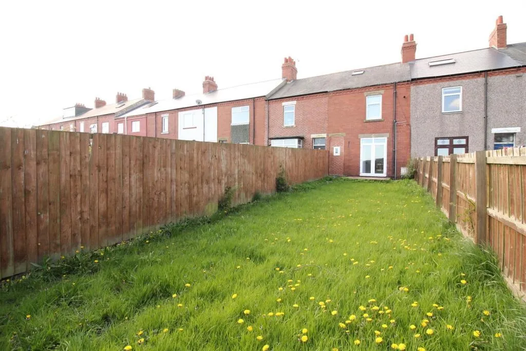 2 bed Ground Flat