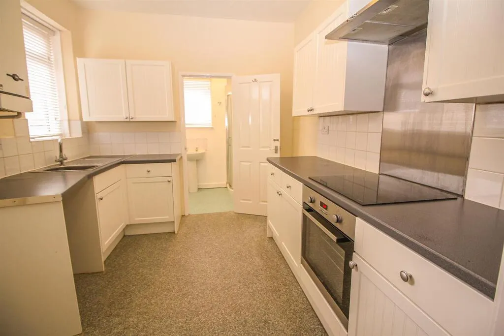 2 bed Ground Flat