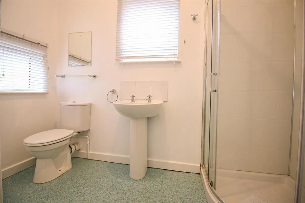 2 bed Ground Flat