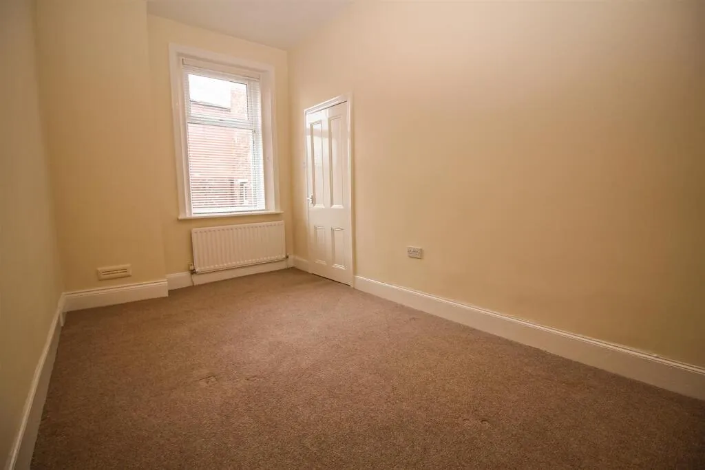 2 bed Ground Flat
