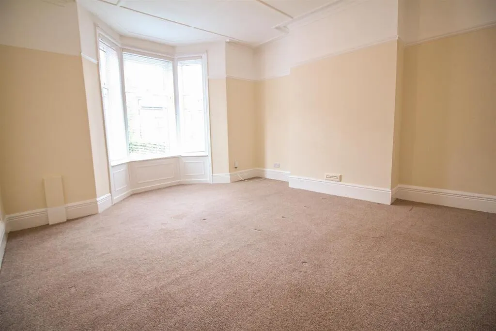 2 bed Ground Flat