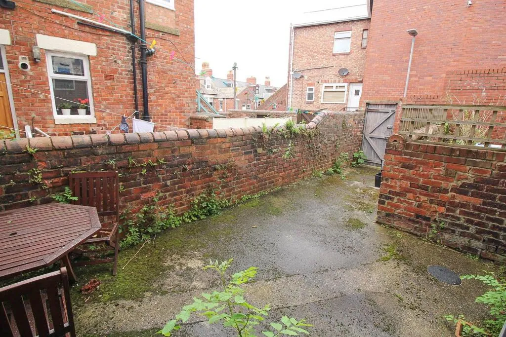 2 bed Ground Flat
