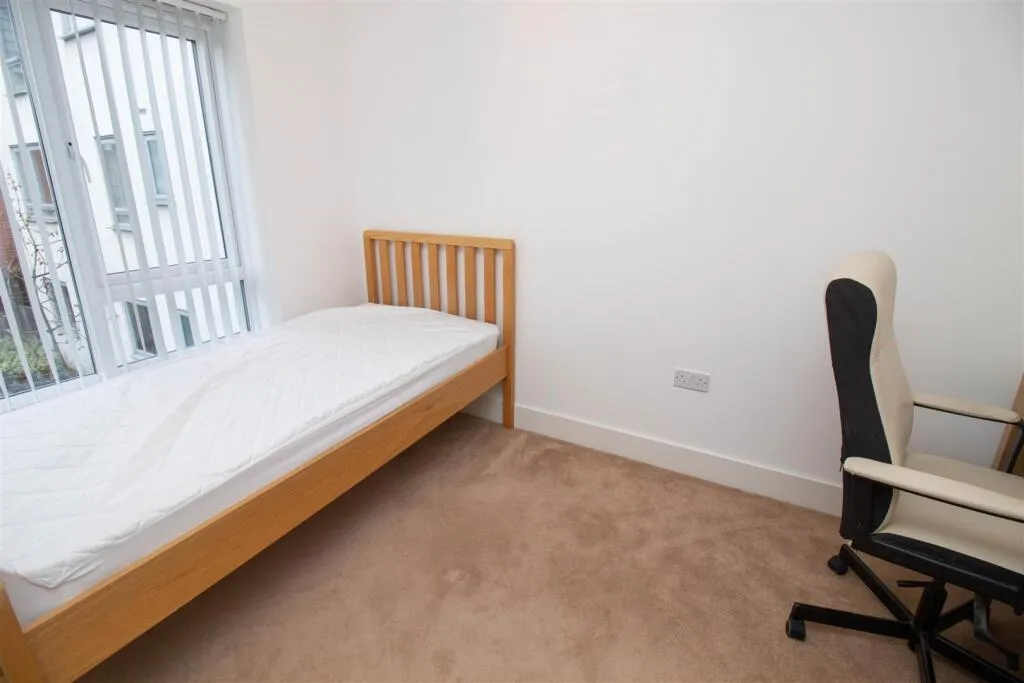 2 bed House