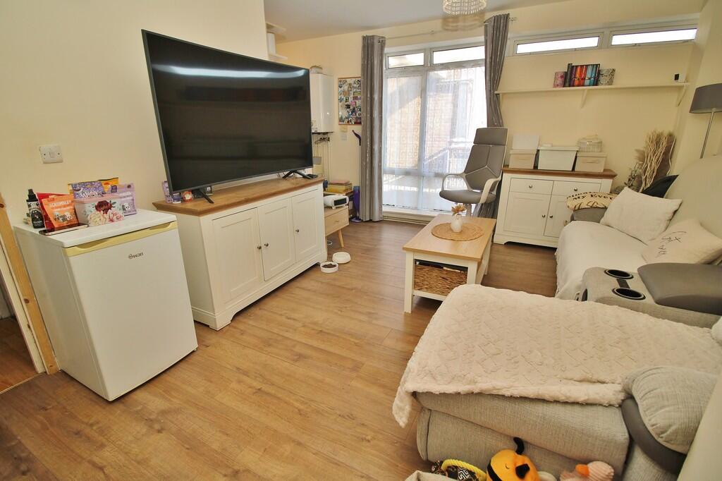 2 bed Apartment
