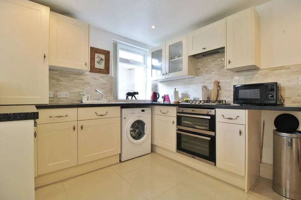 2 bed Ground Flat