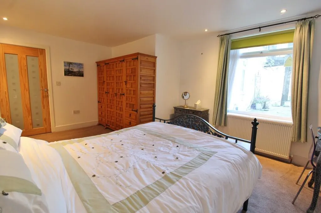 2 bed Ground Flat