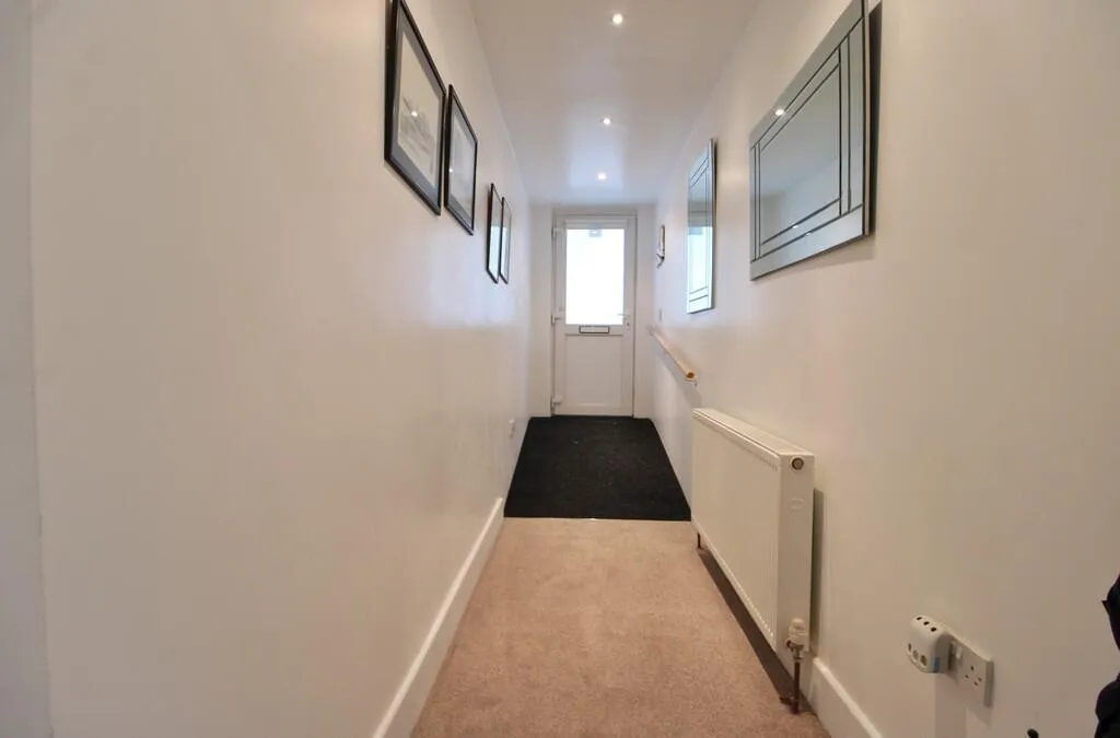 2 bed Ground Flat