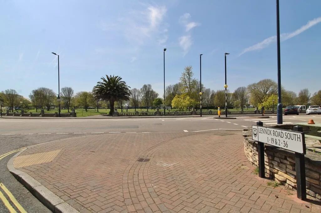 2 bed Ground Flat