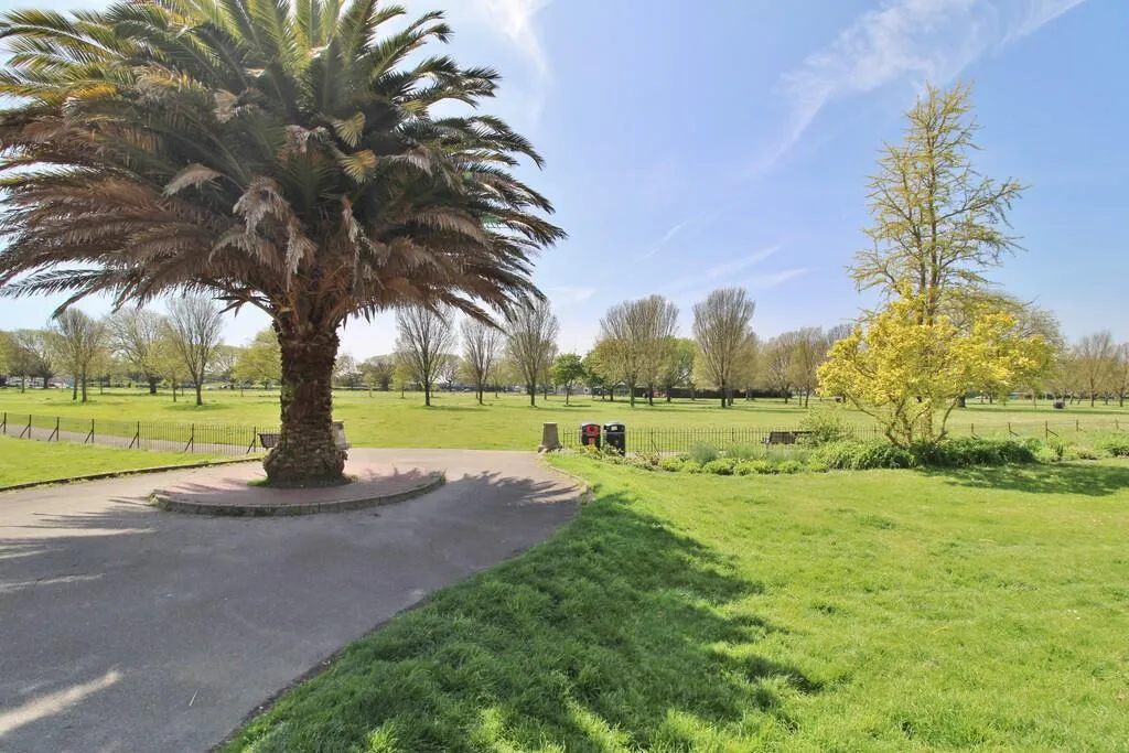2 bed Ground Flat