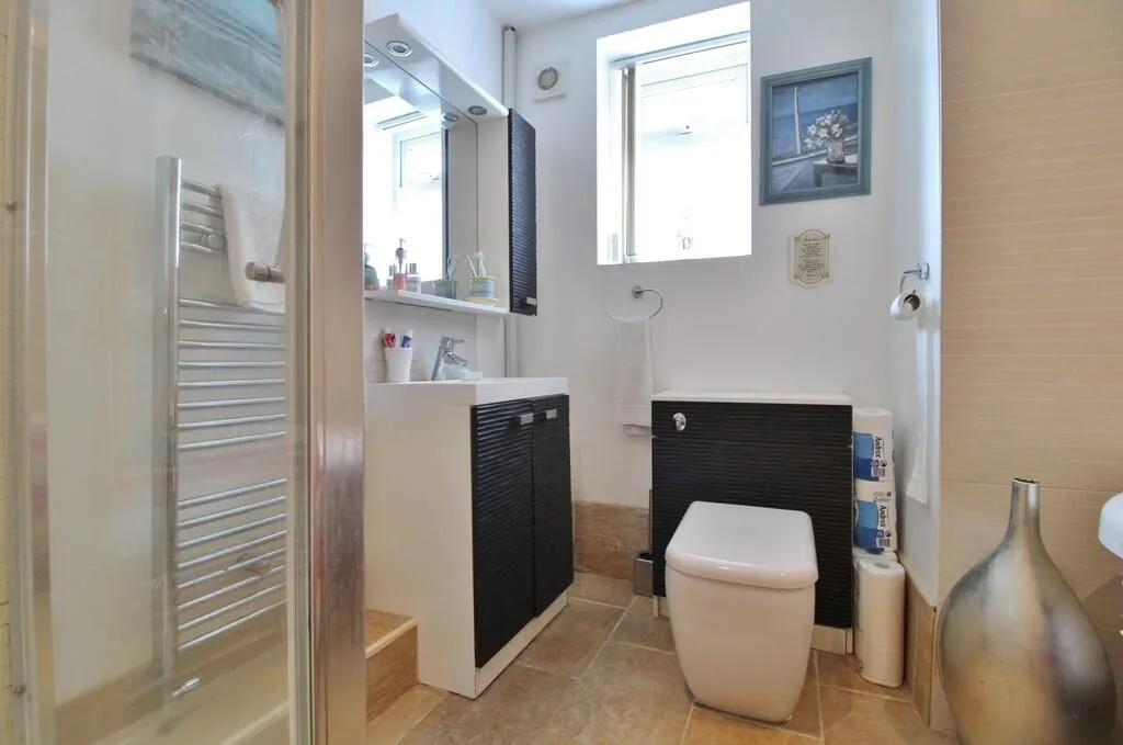 2 bed Ground Flat