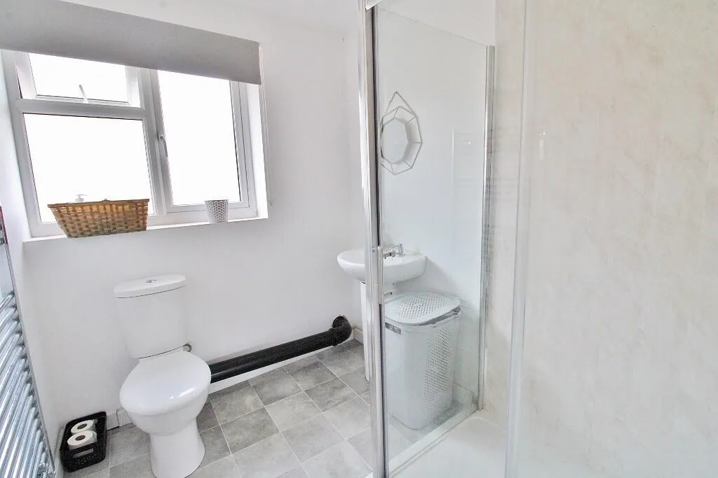 4 bed Semi-Detached