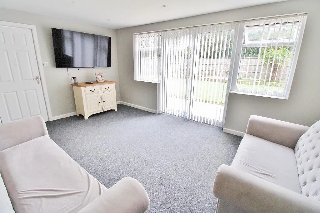 4 bed Semi-Detached