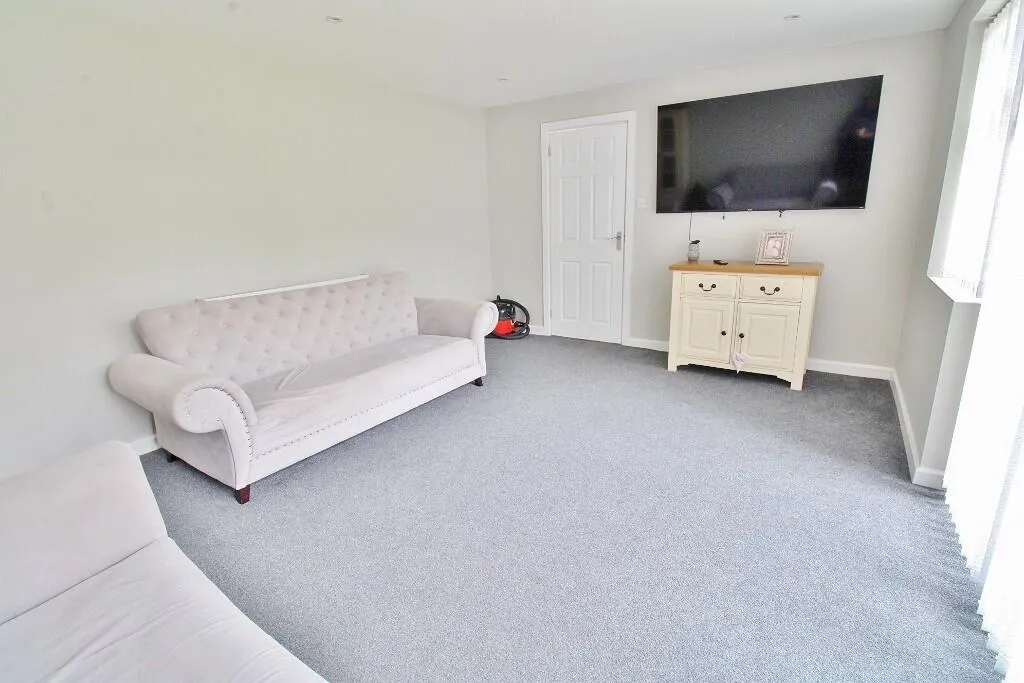 4 bed Semi-Detached