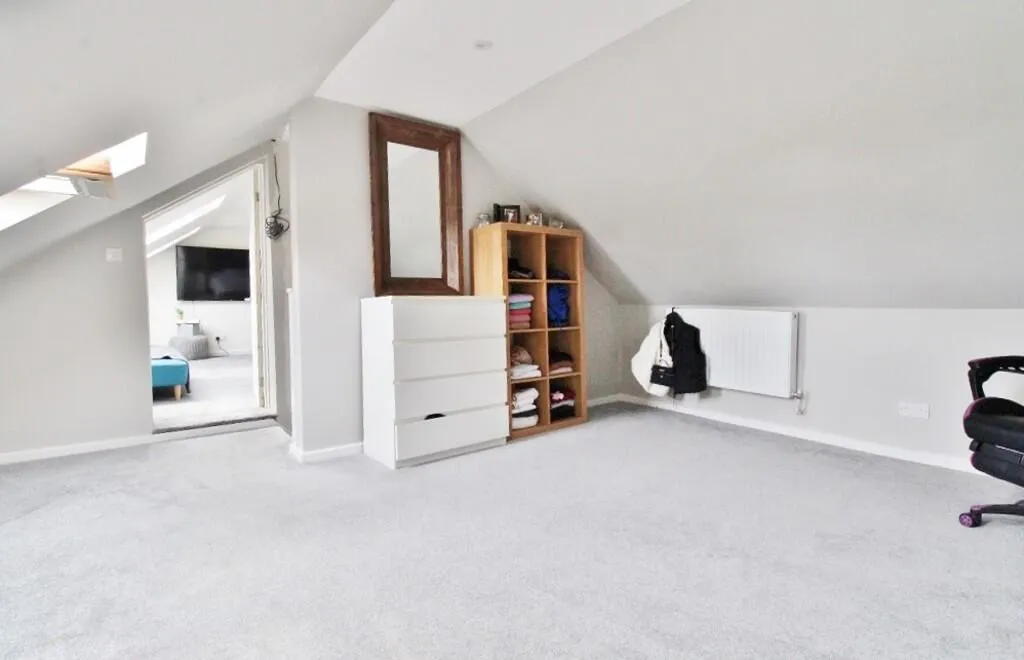 4 bed Semi-Detached
