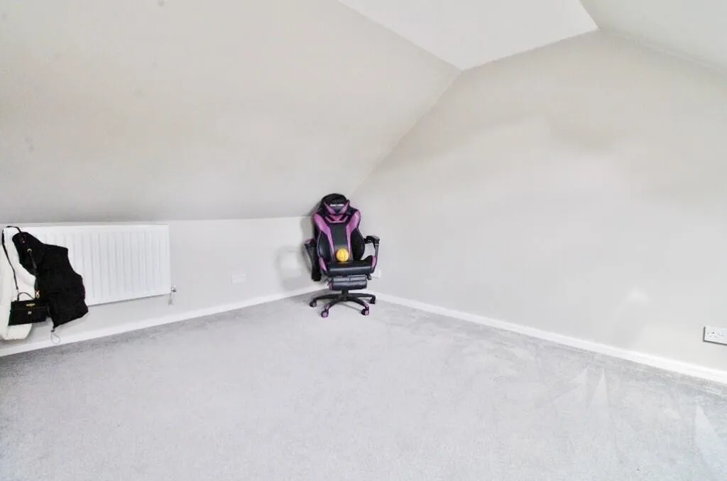 4 bed Semi-Detached