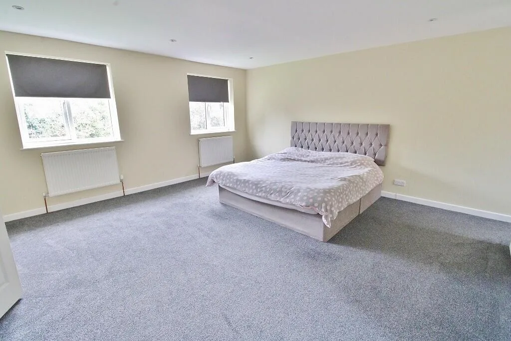 4 bed Semi-Detached