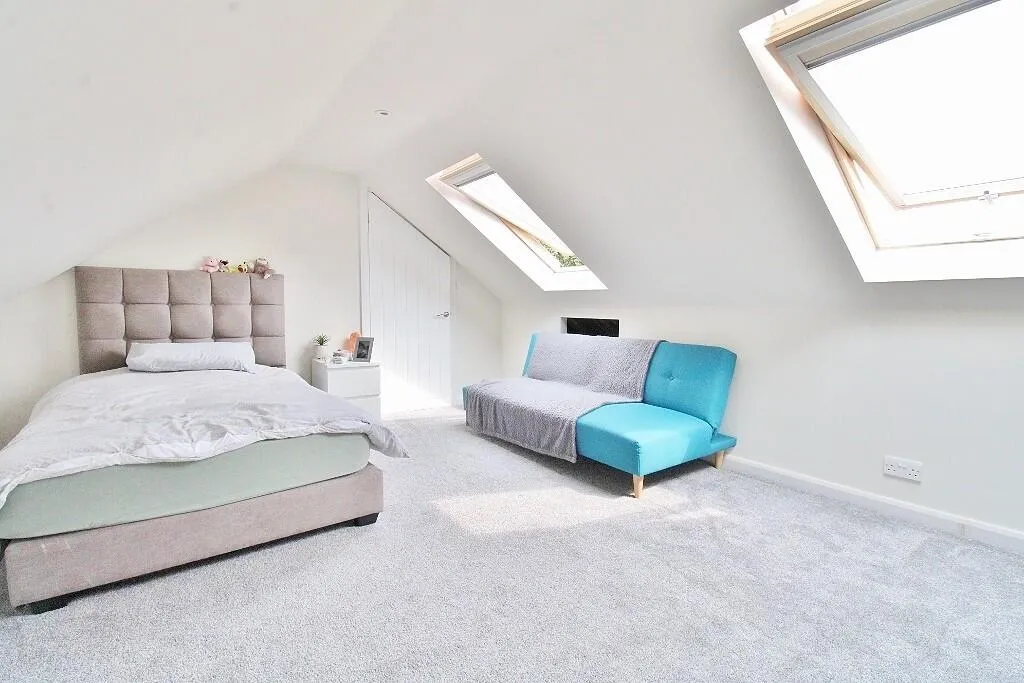4 bed Semi-Detached