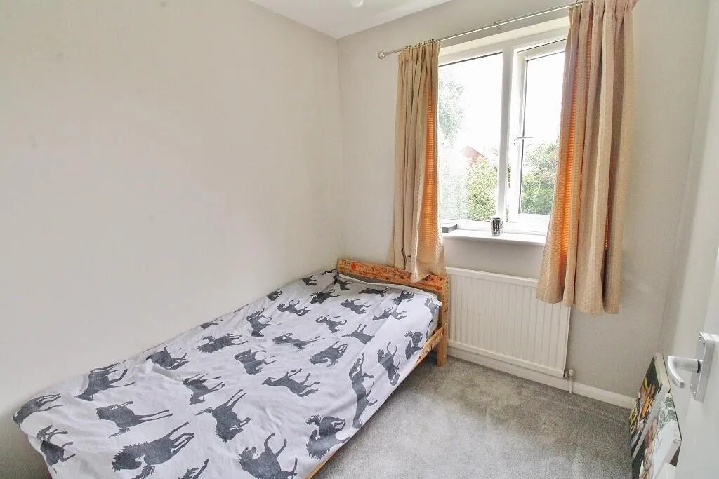 4 bed Semi-Detached