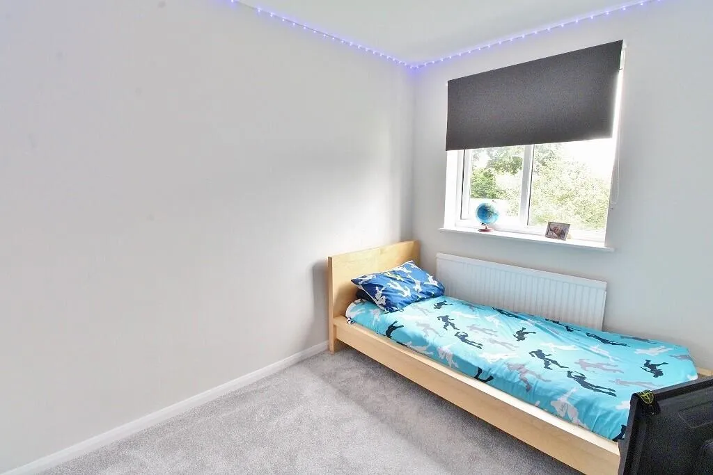 4 bed Semi-Detached