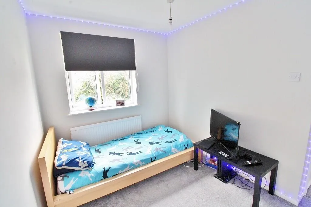 4 bed Semi-Detached