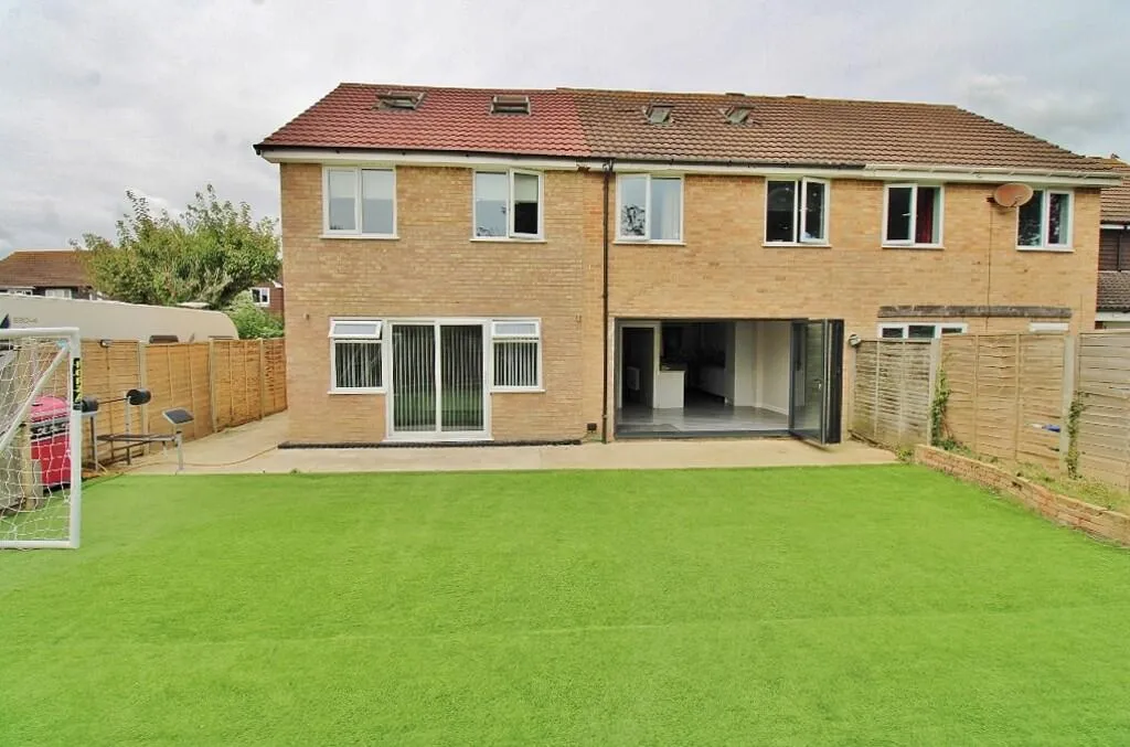 4 bed Semi-Detached