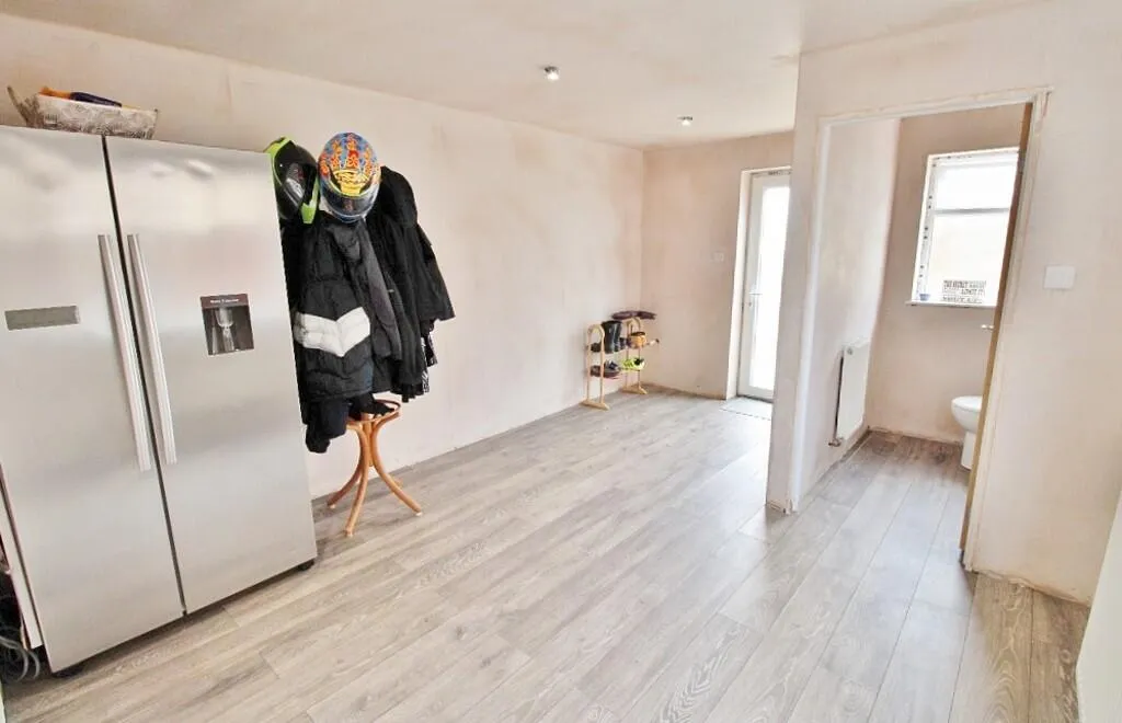 4 bed Semi-Detached