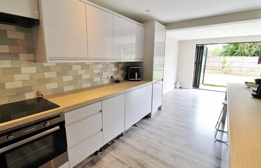 4 bed Semi-Detached