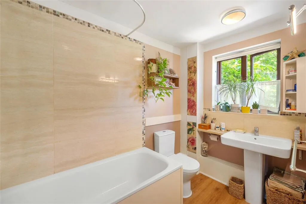 5 bed End of Terrace