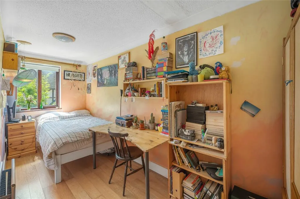 5 bed End of Terrace