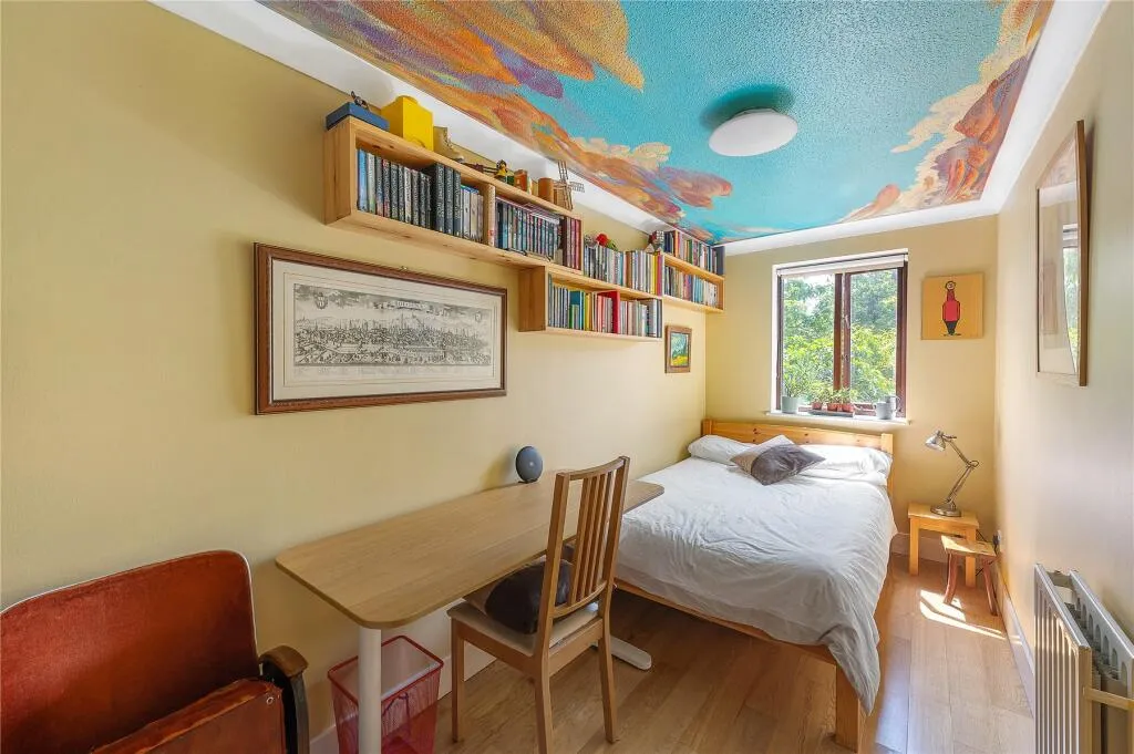 5 bed End of Terrace