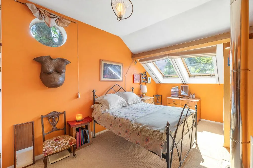 5 bed End of Terrace
