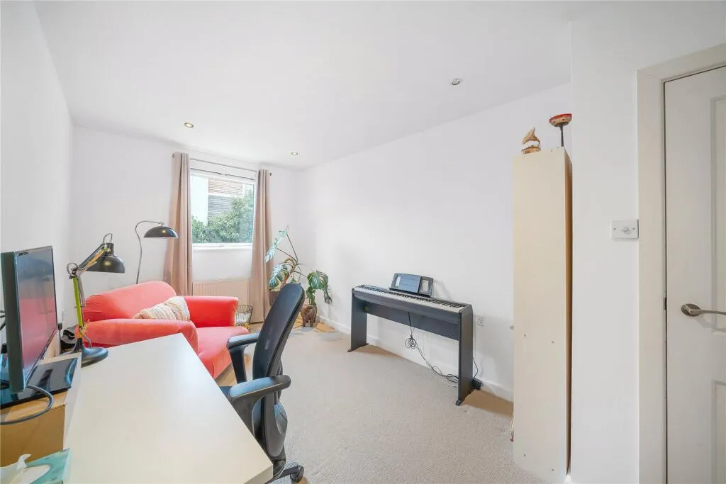 4 bed End of Terrace